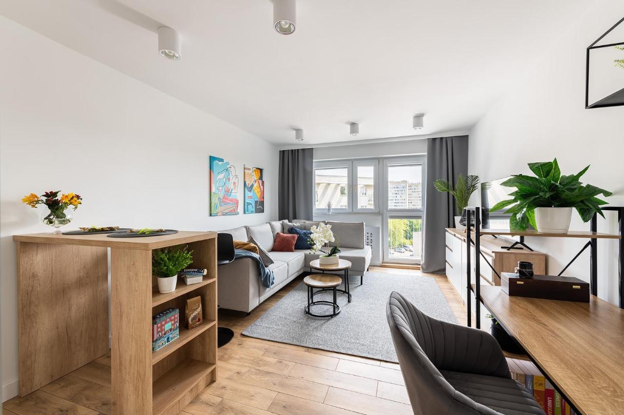 Good Apartments: Modern Stay Near Bielański Hospital and AWF Warsaw Exterior photo